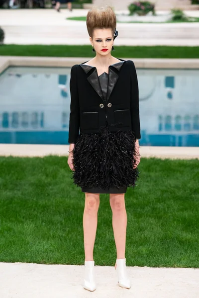 Look 30